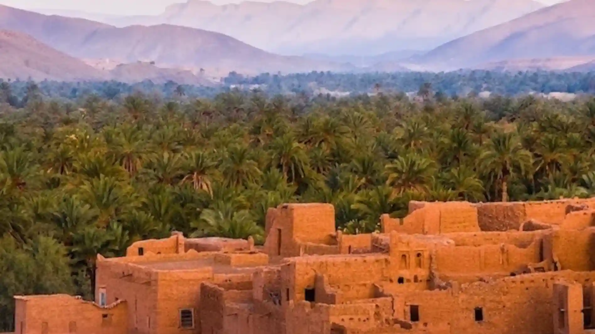 Travel guide of Agdz in southern Morocco, featuring palm groves and landscapes often explored on a Merzouga trip from Marrakech.