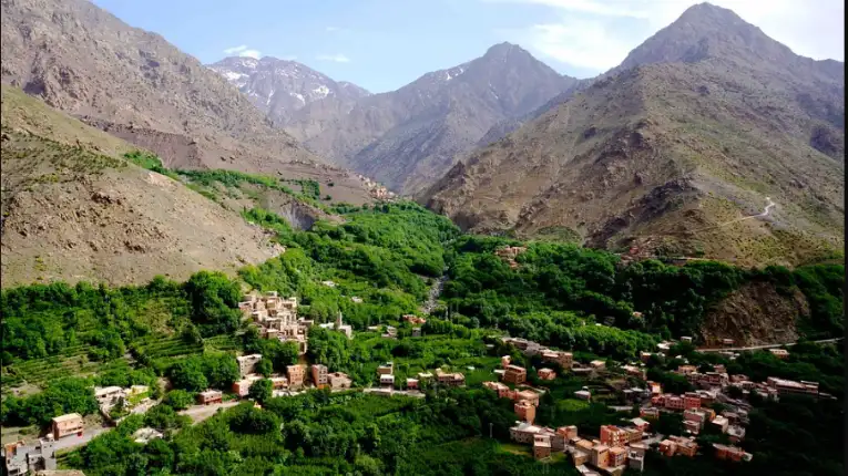 Traditional Berber village in the Atlas Bergen with mountain landscape and green valleys near Marrakech
