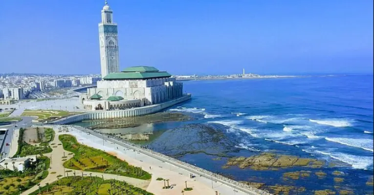 Home 13 Hassan II Mosque along Casablanca coastline, a landmark commonly included in Morocco Private tours starting from Casablanca city